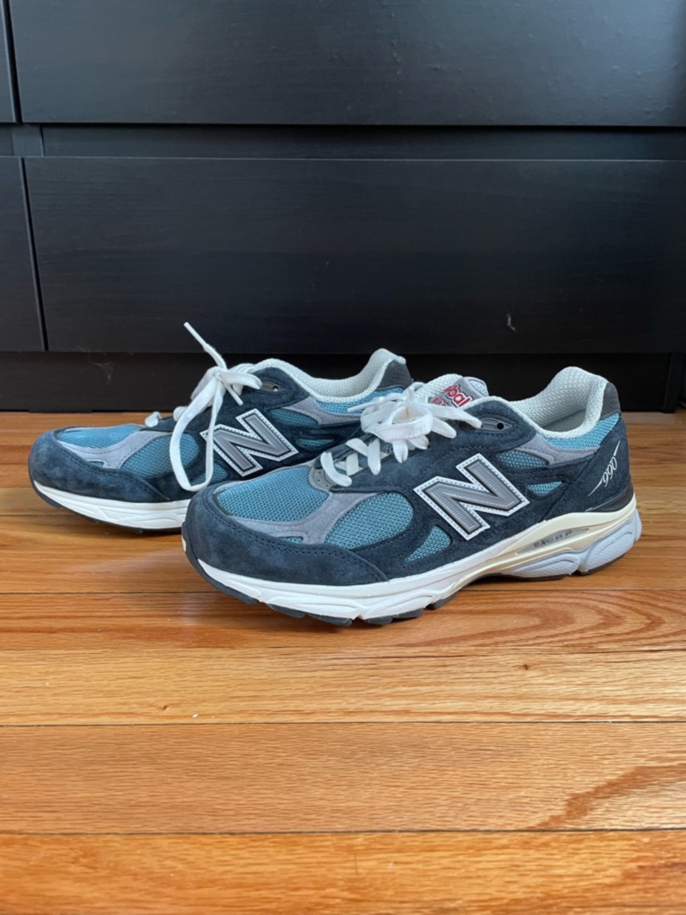 New Balance Men's Dark Blue and Light Blue 990v4 Athletic Sneakers - Picture 5 of 9